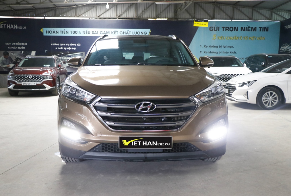 Hyundai Tucson 2.0 AT 2017 màu nâu chỉ 718 triệu 